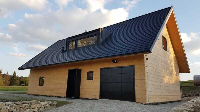 Posuvná garážová vrata