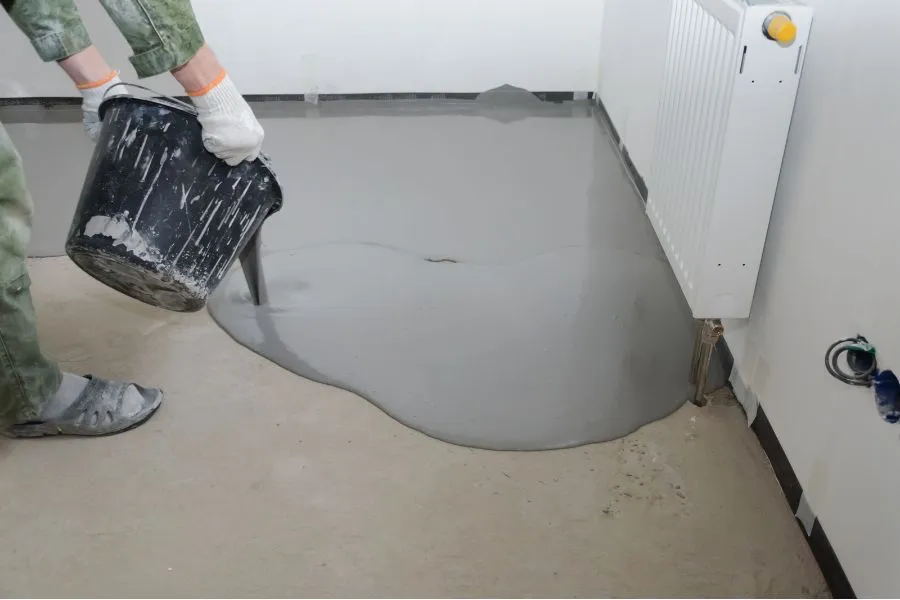 Cena nivelace podlahy samonivelační stěrkou se pohybuje okolo 120 Kč/m2.